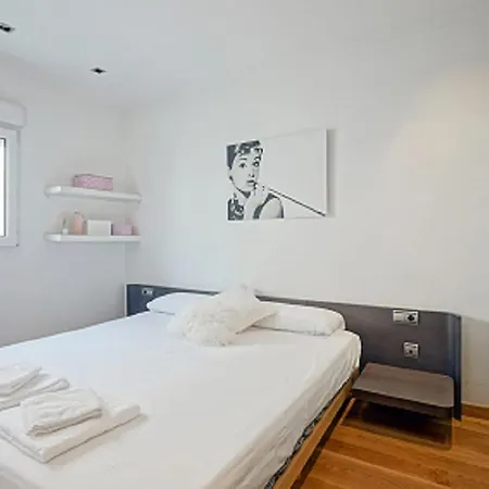Super Offer Week 11to17 Aug25 Downtown, Terrace, Parking Appartamento *